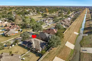 2806 S Peach Hollow Cir, Pearland, TX 77584 - Photo 3