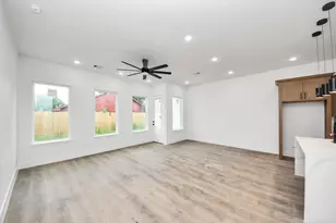 8206 Colonial Ln, Houston, TX 77051 - Photo 13