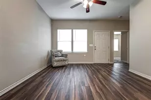 4918 Carmen St, Houston, TX 77033 - Photo 9