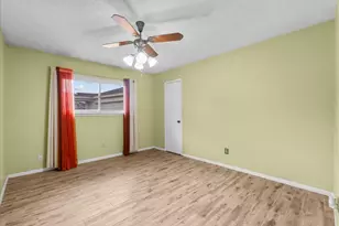 11402 Sagewind Dr, Houston, TX 77089 - Photo 17