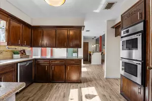 11402 Sagewind Dr, Houston, TX 77089 - Photo 5