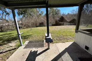 1272 Pecan St, Clute, TX 77531 - Photo 9