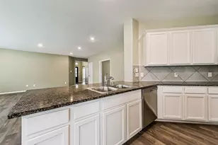 9422 Vicksburg Rd, Baytown, TX 77521 - Photo 11
