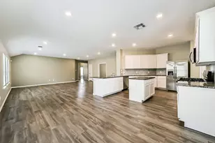 9422 Vicksburg Rd, Baytown, TX 77521 - Photo 7