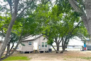 907 E Jackson St, El Campo, TX 77437 - Photo 19