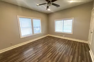 907 E Jackson St, El Campo, TX 77437 - Photo 5