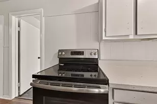 5782 Belcrest St, Houston, TX 77033 - Photo 11