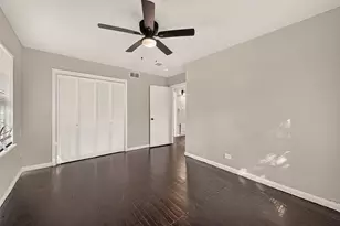 5782 Belcrest St, Houston, TX 77033 - Photo 21