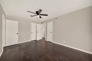 5782 Belcrest St, Houston, TX 77033 - Photo 23