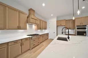 322 Louvenia Ct, Pinehurst, TX 77362 - Photo 3