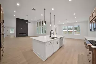 322 Louvenia Ct, Pinehurst, TX 77362 - Photo 9