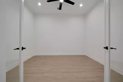 322 Louvenia Court, Pinehurst, TX 77362 - Photo 9