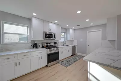 5522 Caversham Drive, Houston, TX 77096 - Photo 5