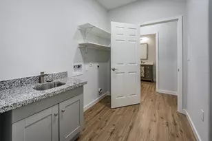 24411 Oakland Hills Dr, Huntsville, TX 77320 - Photo 33