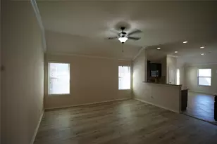 1710 Thornhampton Ct, Houston, TX 77014 - Photo 5