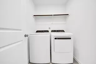 210 Amy St, Angleton, TX 77515 - Photo 13