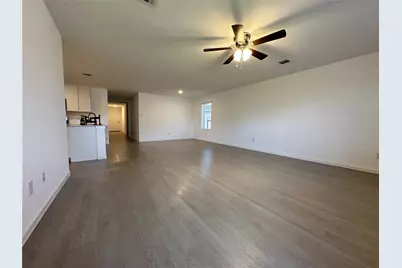 210 Amy Street, Angleton, TX 77515 - Photo 3