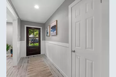 10627 Burgoyne Road, Houston, TX 77042 - Photo 5