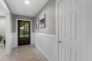 10627 Burgoyne Rd, Houston, TX 77042 - Photo 5
