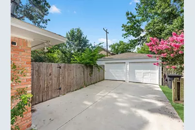 10627 Burgoyne Road, Houston, TX 77042 - Photo 41