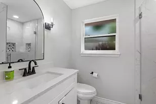 10627 Burgoyne Rd, Houston, TX 77042 - Photo 31
