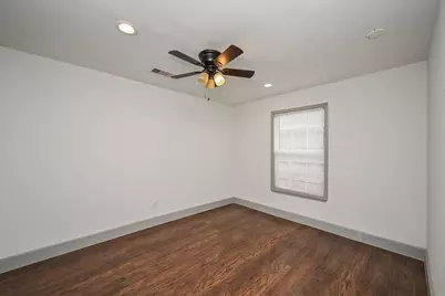 314 W Hart Avenue, Pasadena, TX 77506 - Photo 11
