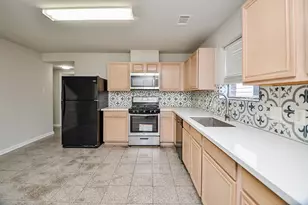 13410 Cricklewood Creek Ln, Houston, TX 77083 - Photo 11