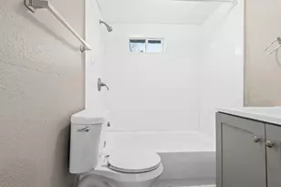 5244 Leeland St, Houston, TX 77023 - Photo 11