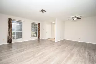 7878 Leonora St, Houston, TX 77061 - Photo 9