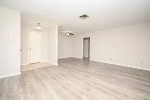 7878 Leonora St, Houston, TX 77061 - Photo 7