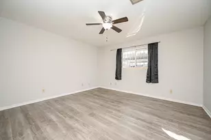 7878 Leonora St, Houston, TX 77061 - Photo 17