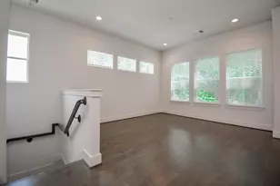 6017 Cypress St, Houston, TX 77074 - Photo 5