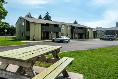 319 SW G St, Other, OR 97741 - Photo 3