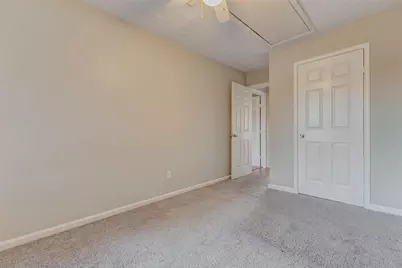 8622 Connaught Garden Drive, Houston, TX 77083 - Photo 37