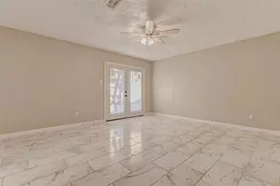 8622 Connaught Garden Dr, Houston, TX 77083 - Photo 9