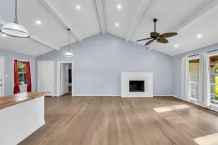 254 Point Clear Dr, Conroe, TX 77304 - Photo 5