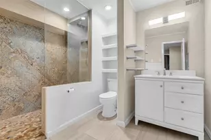 254 Point Clear Dr, Conroe, TX 77304 - Photo 17