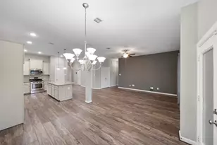262 Pleasant Hl Wy, Conroe, TX 77304 - Photo 11