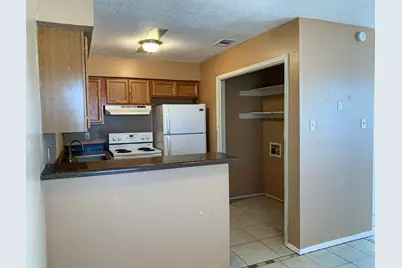 703 Ruth Ct #B, Navasota, TX 77868 - Photo 7