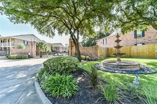 2255 Braeswood Park Dr, Houston, TX 77030 - Photo 3