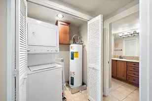 2255 Braeswood Park Dr, Houston, TX 77030 - Photo 19