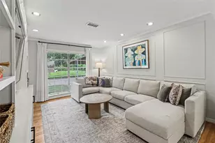 2303 Bron Holly Dr, Houston, TX 77018 - Photo 3
