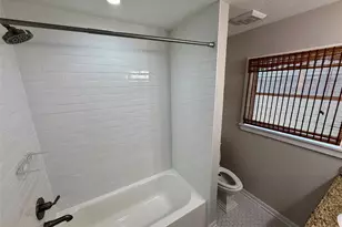 2303 Bron Holly Dr, Houston, TX 77018 - Photo 17