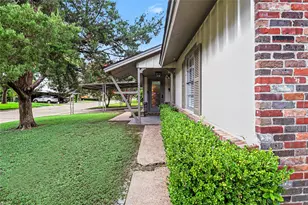 2303 Bron Holly Dr, Houston, TX 77018 - Photo 27