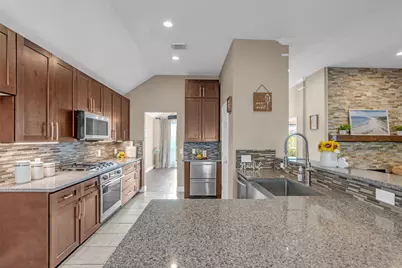 11506 Faulkey Gully Circle, Houston, TX 77070 - Photo 17