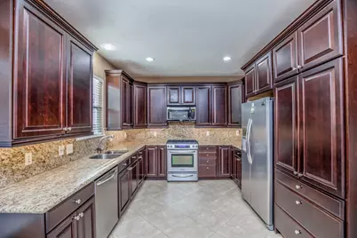 18 Bowie Bend Court, Conroe, TX 77385 - Photo 17