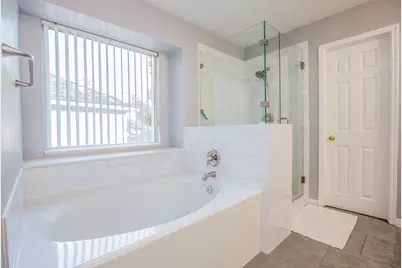 18 Bowie Bend Court, Conroe, TX 77385 - Photo 25