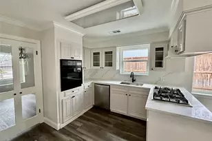 2511 Briarpark Dr, Houston, TX 77042 - Photo 17