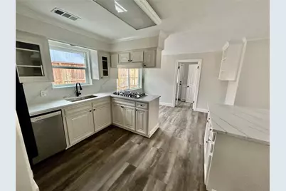 2511 Briarpark Drive, Houston, TX 77042 - Photo 15