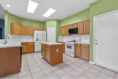 4805 Chrissie Drive, Pearland, TX 77584 - Photo 11